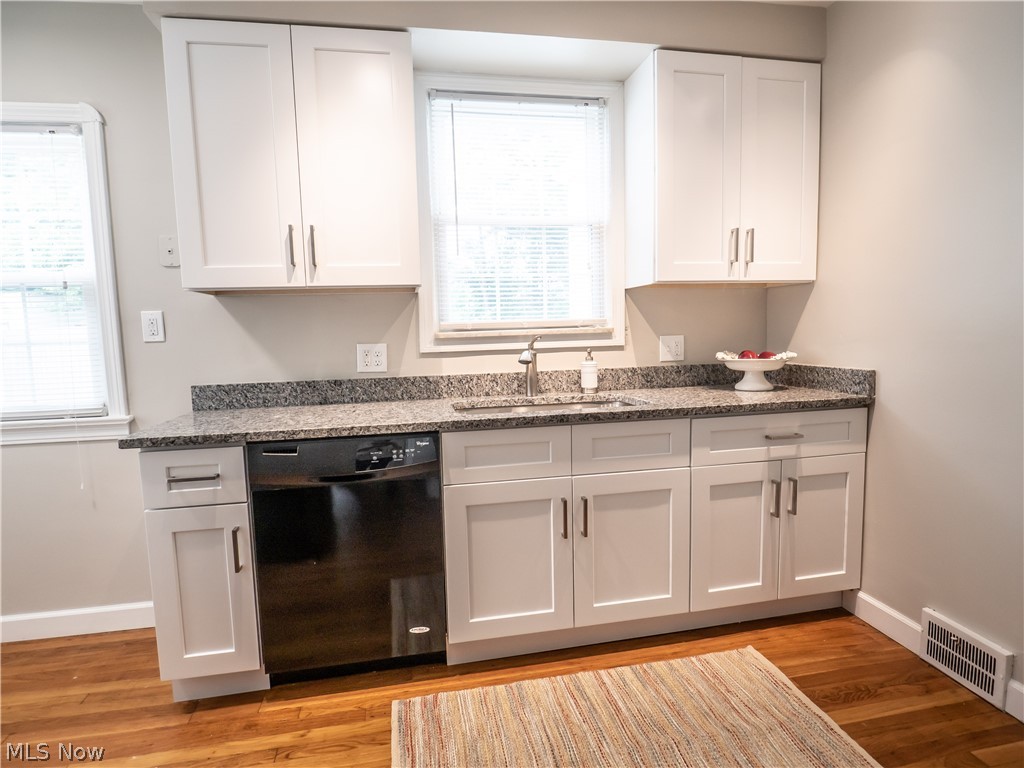 3710 Normandy Road Cleveland, OH 44120 - Photo 3 of 26