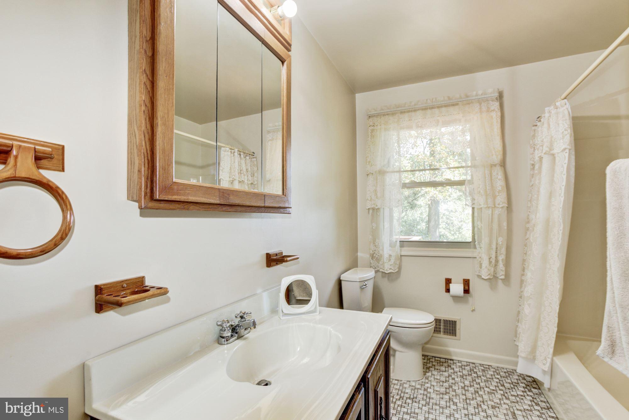 511 Edgewater Road Pasadena, MD 21122 - Photo 12 of 23 Master Bath