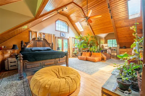 $2,500,000 | 1106 254th Avenue Northeast, Sammamish, WA 98074