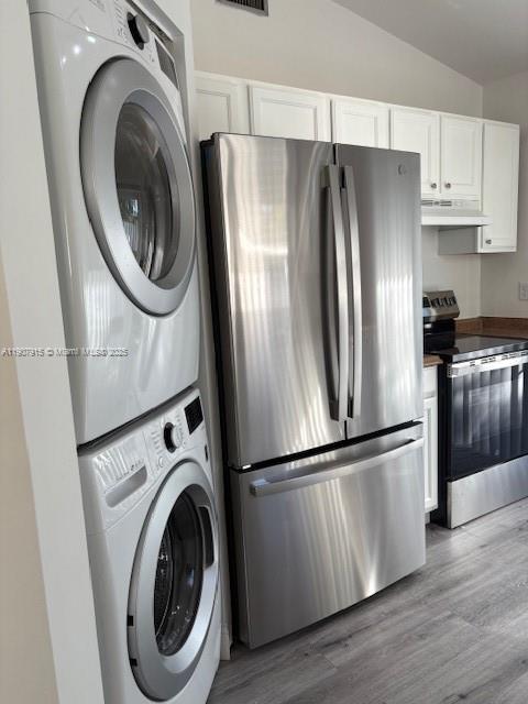 1141 Southwest 111th Way Davie, FL 33324 - Photo 5 of 19 a metallic refrigerator freezer sitting inside of a kitchen