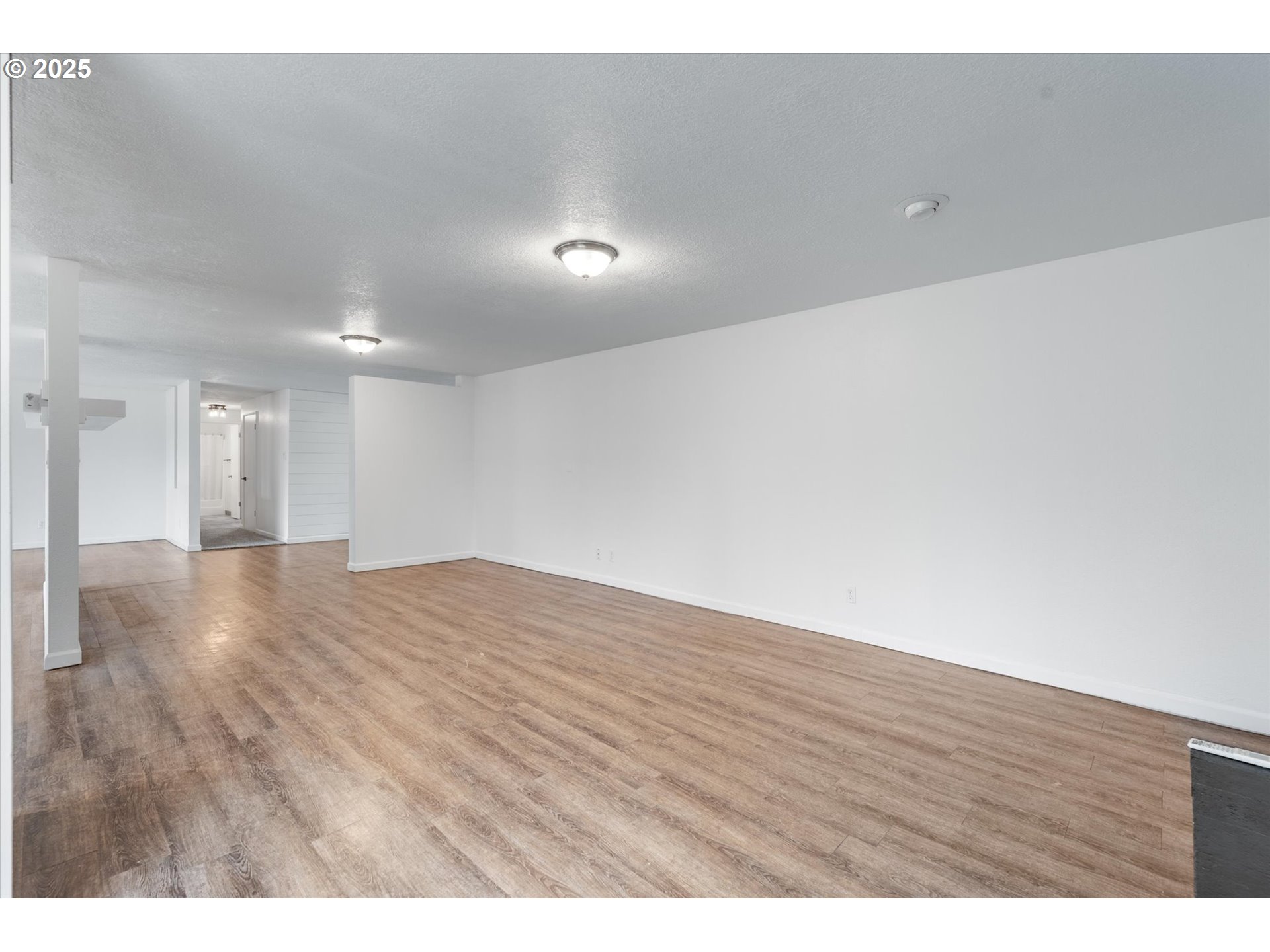 9 Lee Place Longview, WA 98632 - Photo 9 of 46 a view of an empty room