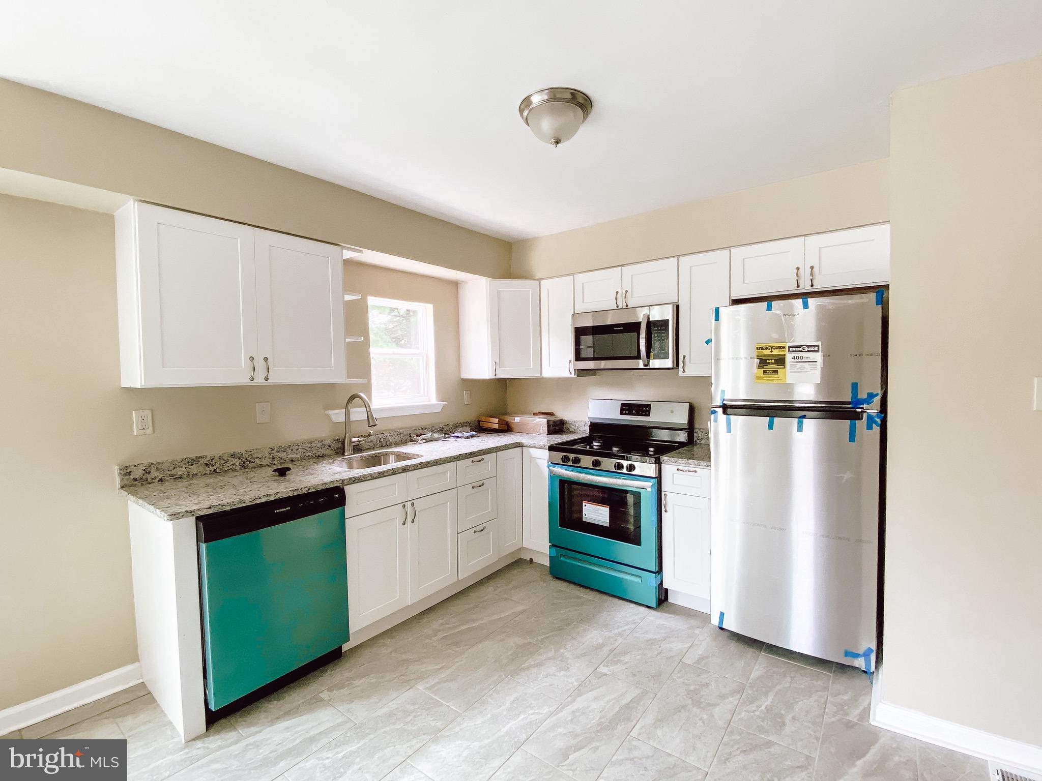 2865 Erial Road Sicklerville, NJ 08081 - Photo 3 of 22 Unit 2865 Kitchen