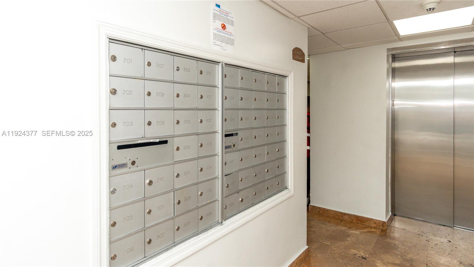 102 Southwest 6th Avenue, Unit 401 Miami, FL 33130 - Photo 15 of 15 a view of dresser