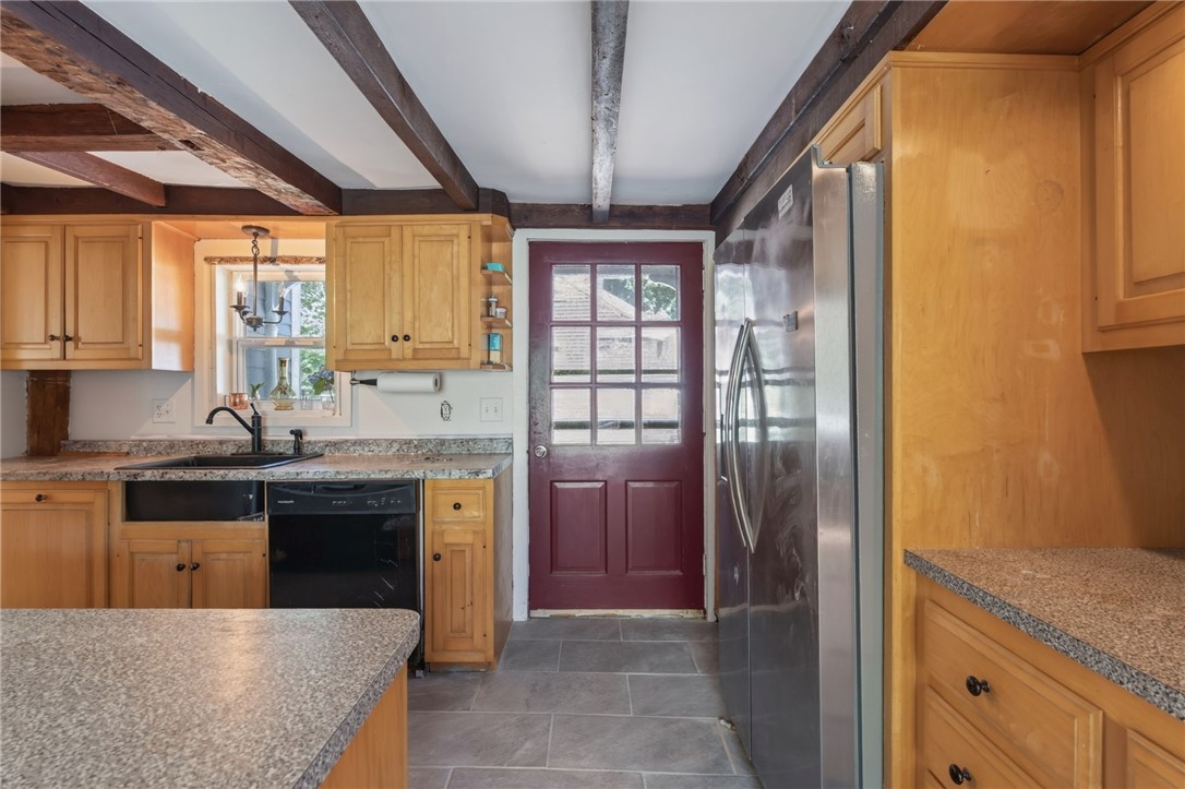 225 Scott Road Cumberland, RI 02864 - Photo 13 of 46