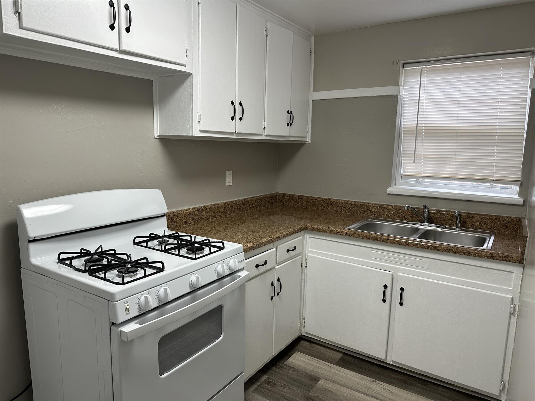 1716 Grandin Road Southwest, Unit 7 Roanoke, VA 24015 - Photo 11 of 15 IMG_3922