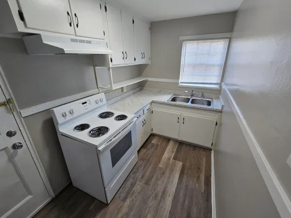$1,095 | 1716 Grandin Road Southwest, Unit 7, Roanoke, VA 24015