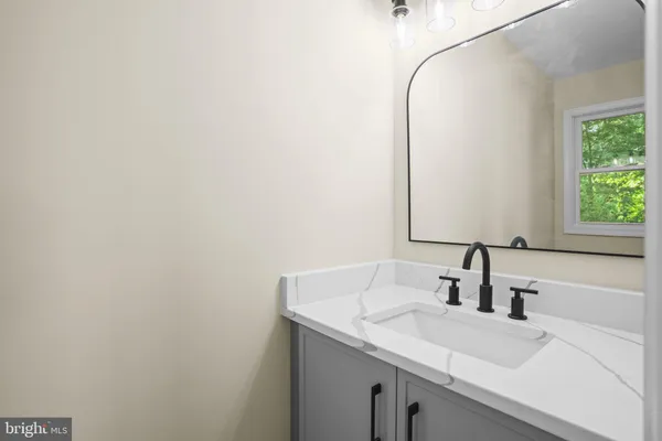 $338,500 | 26412 Hillendale Road, Hollywood, MD 20636