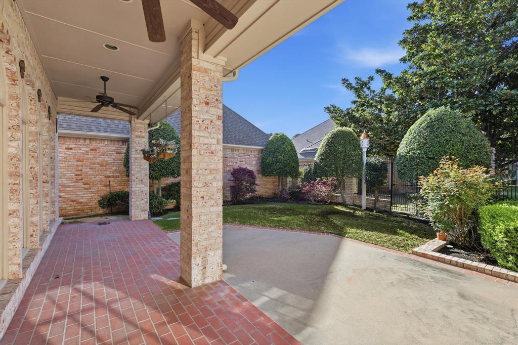 5219 Briar Tree Drive Dallas, TX 75248 - Photo 17 of 22