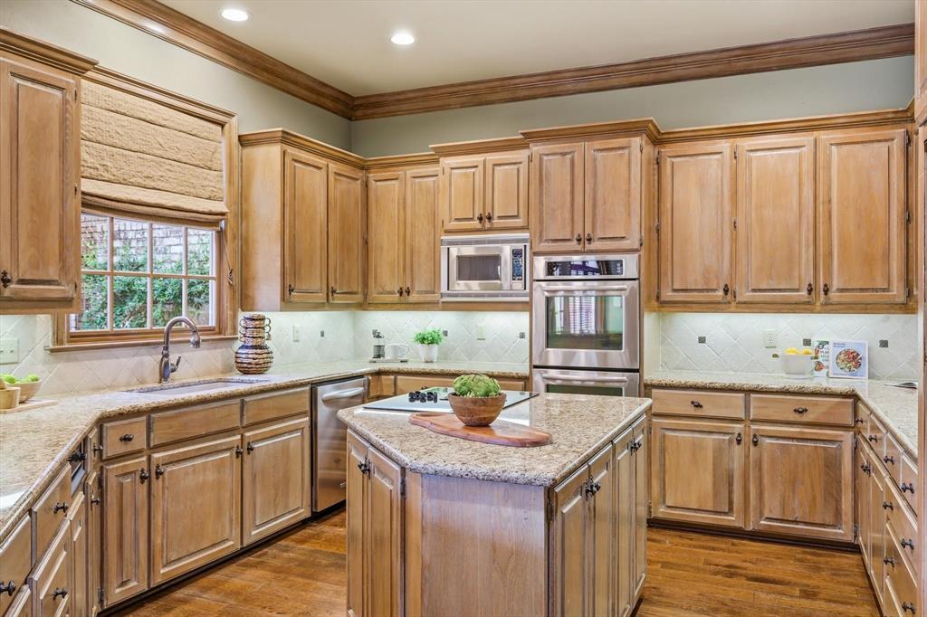 5219 Briar Tree Drive Dallas, TX 75248 - Photo 7 of 22