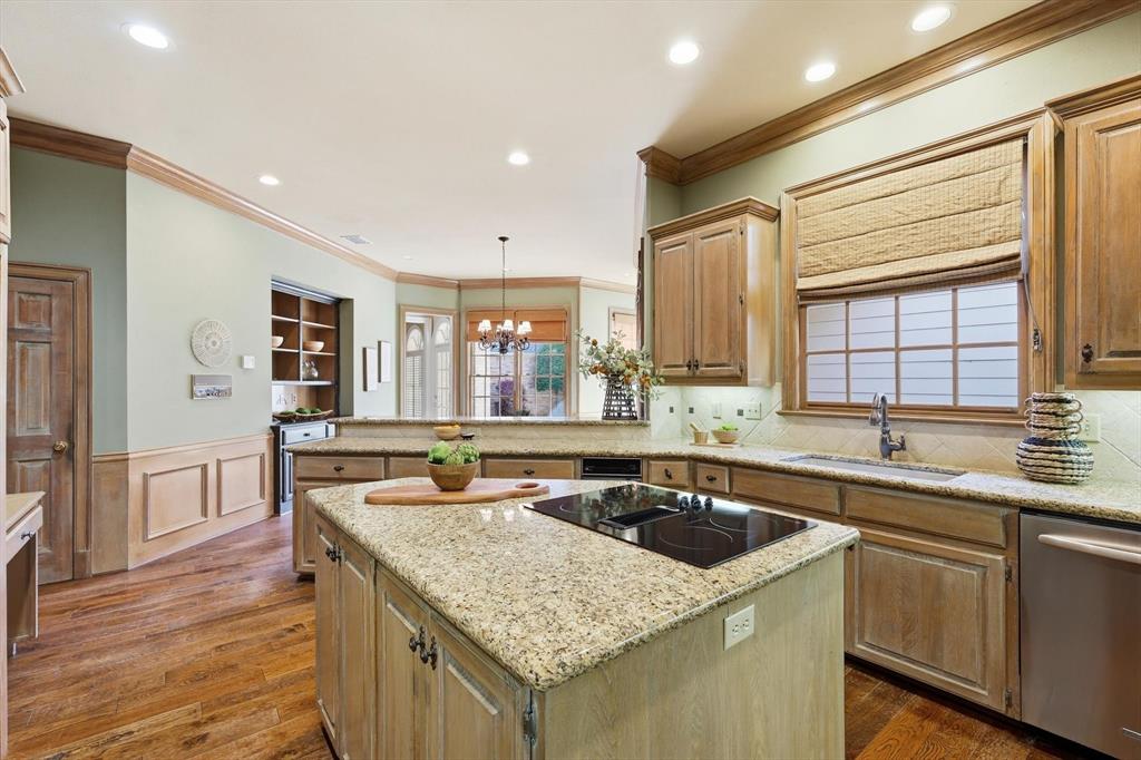 5219 Briar Tree Drive Dallas, TX 75248 - Photo 8 of 22