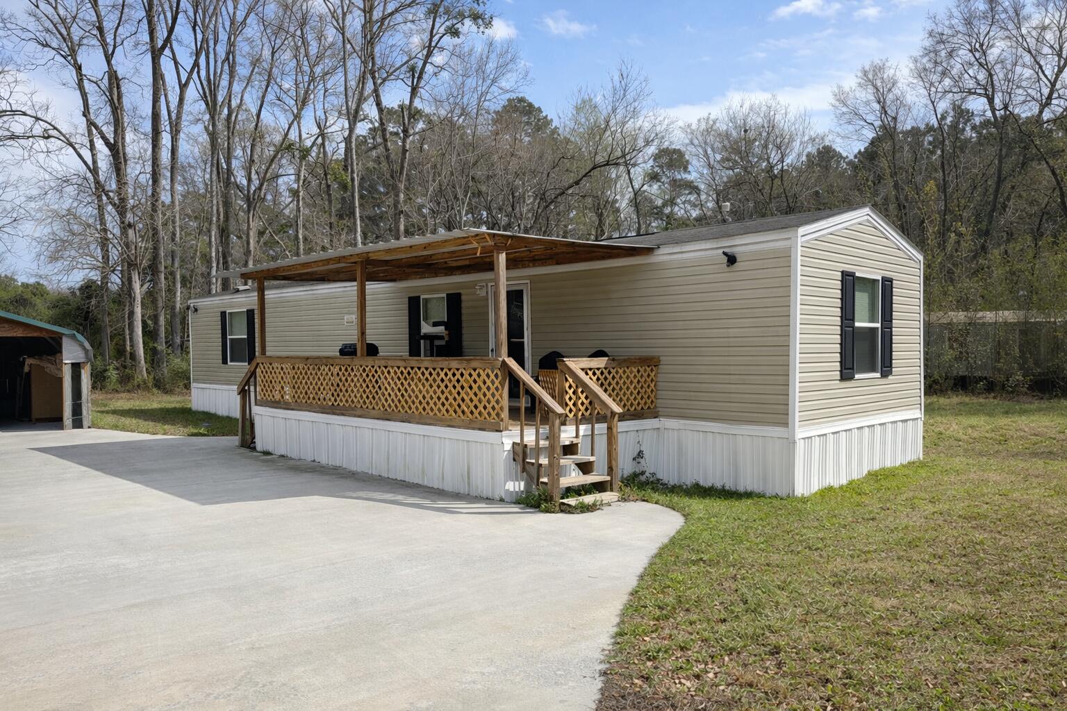 746 Madison Street Ehrhardt, SC 29081 - Photo 2 of 22 Front