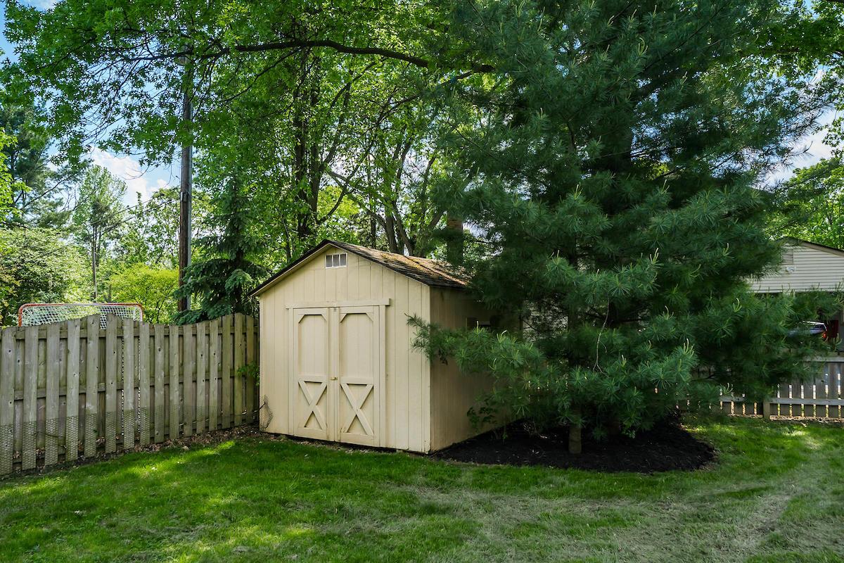 2069 Pinebrook Road Columbus, OH 43220 - Photo 36 of 38 Gallery Image 36