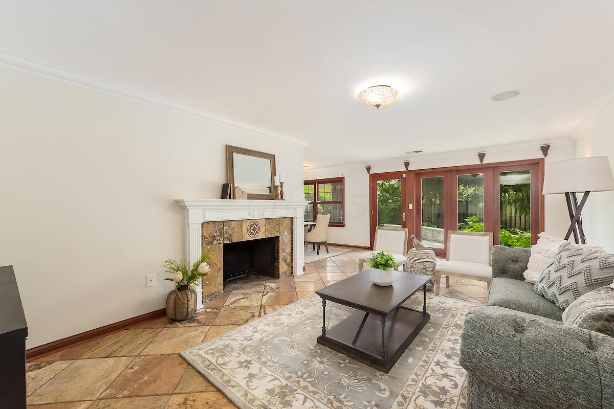 2069 Pinebrook Road Columbus, OH 43220 - Photo 4 of 38 Gallery Image 4