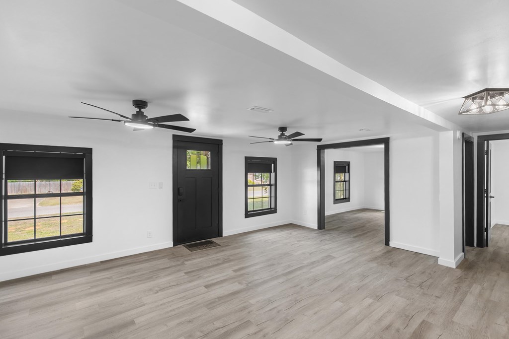 162 Jackson Avenue Slocomb, AL 36375 - Photo 7 of 33