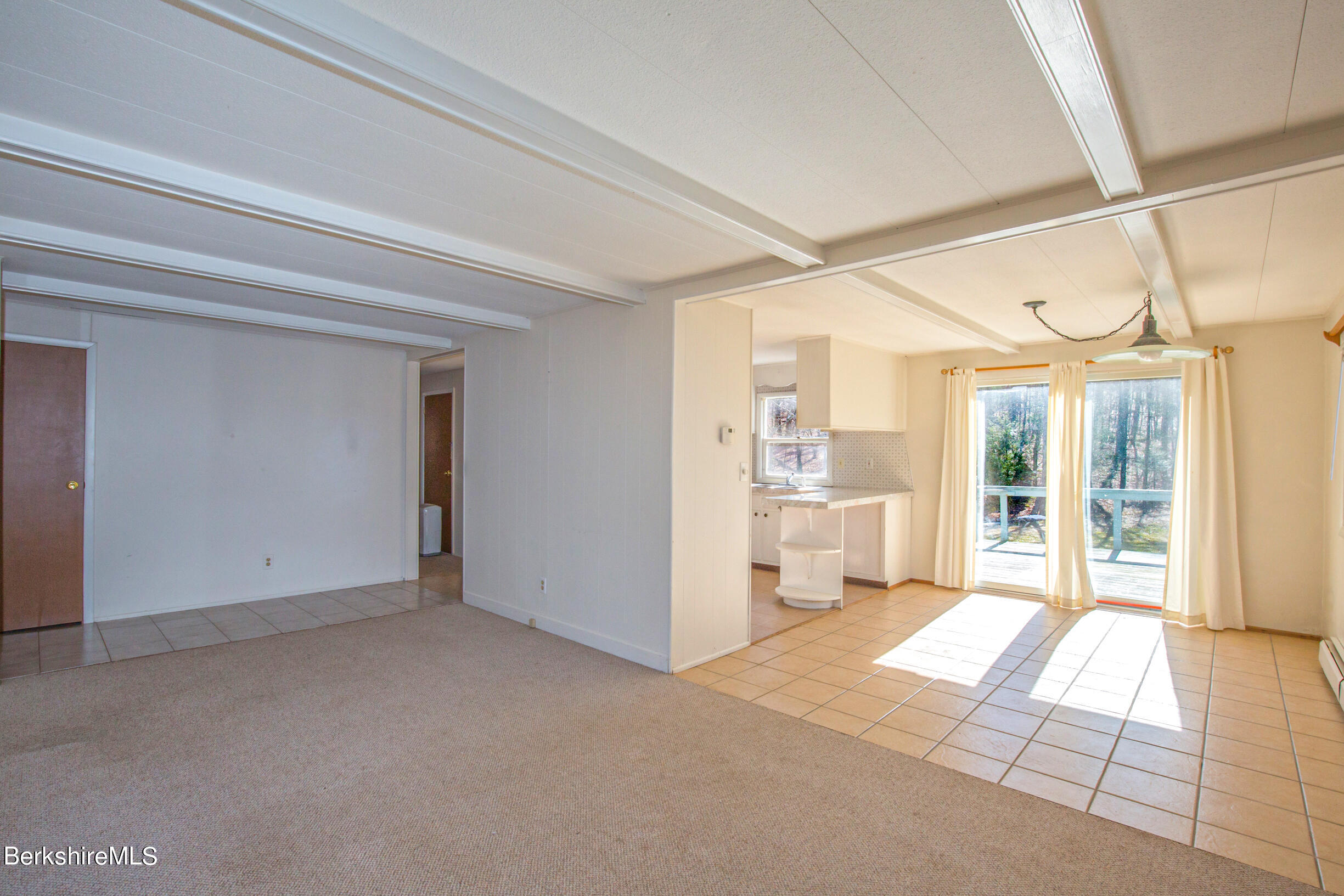46 Middle Road Austerlitz, NY 12017 - Photo 12 of 39 Living room