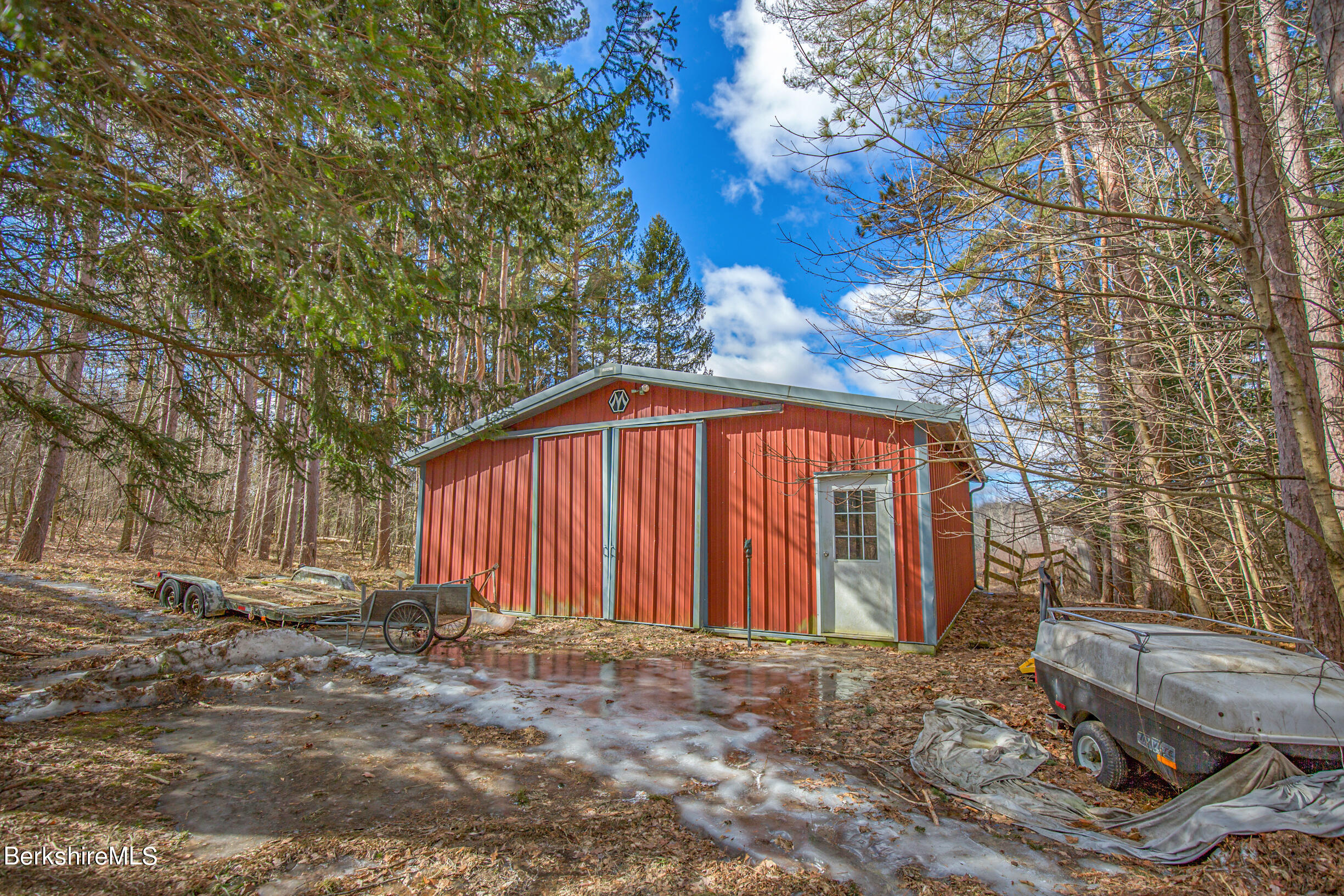 46 Middle Road Austerlitz, NY 12017 - Photo 26 of 39 Barn