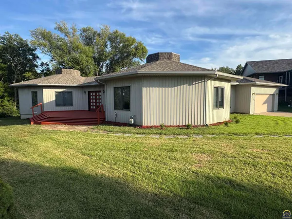 $268,500 | 4504 Southwest Moundview Drive, Topeka, KS 66610