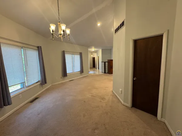 $268,500 | 4504 Southwest Moundview Drive, Topeka, KS 66610