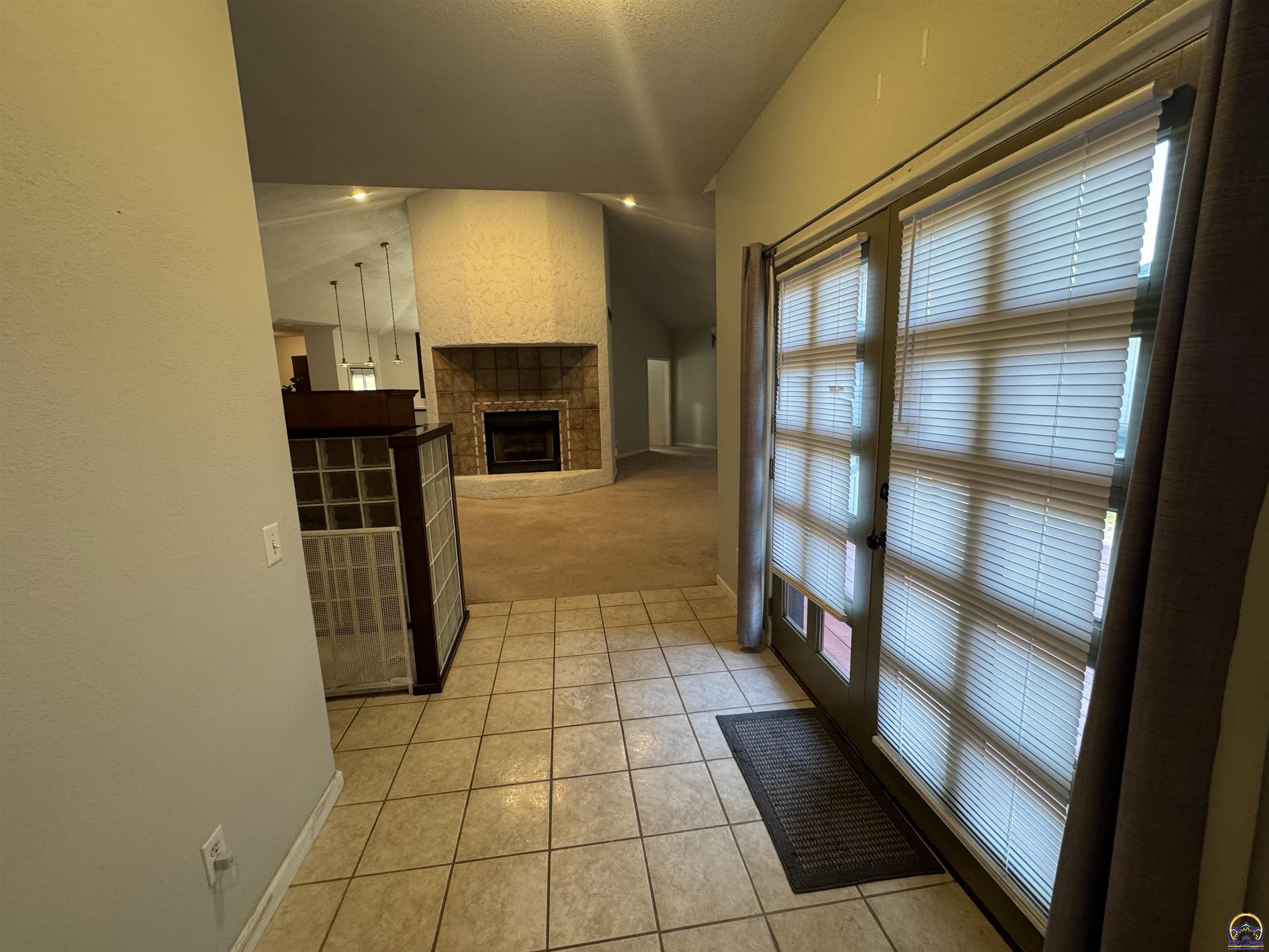 4504 Southwest Moundview Drive Topeka, KS 66610 - Photo 4 of 10