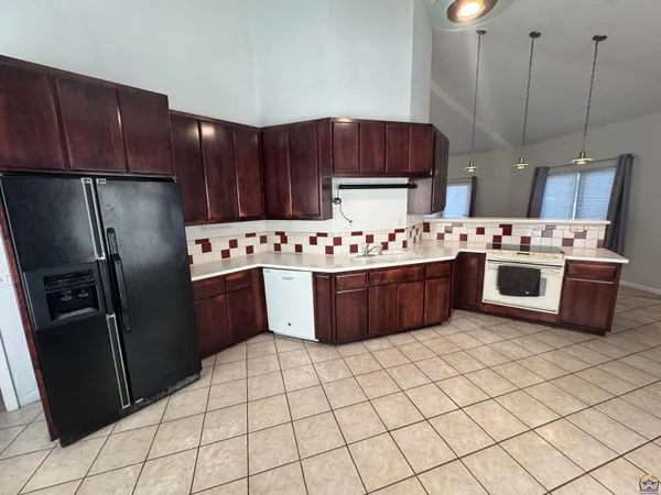 $268,500 | 4504 Southwest Moundview Drive, Topeka, KS 66610