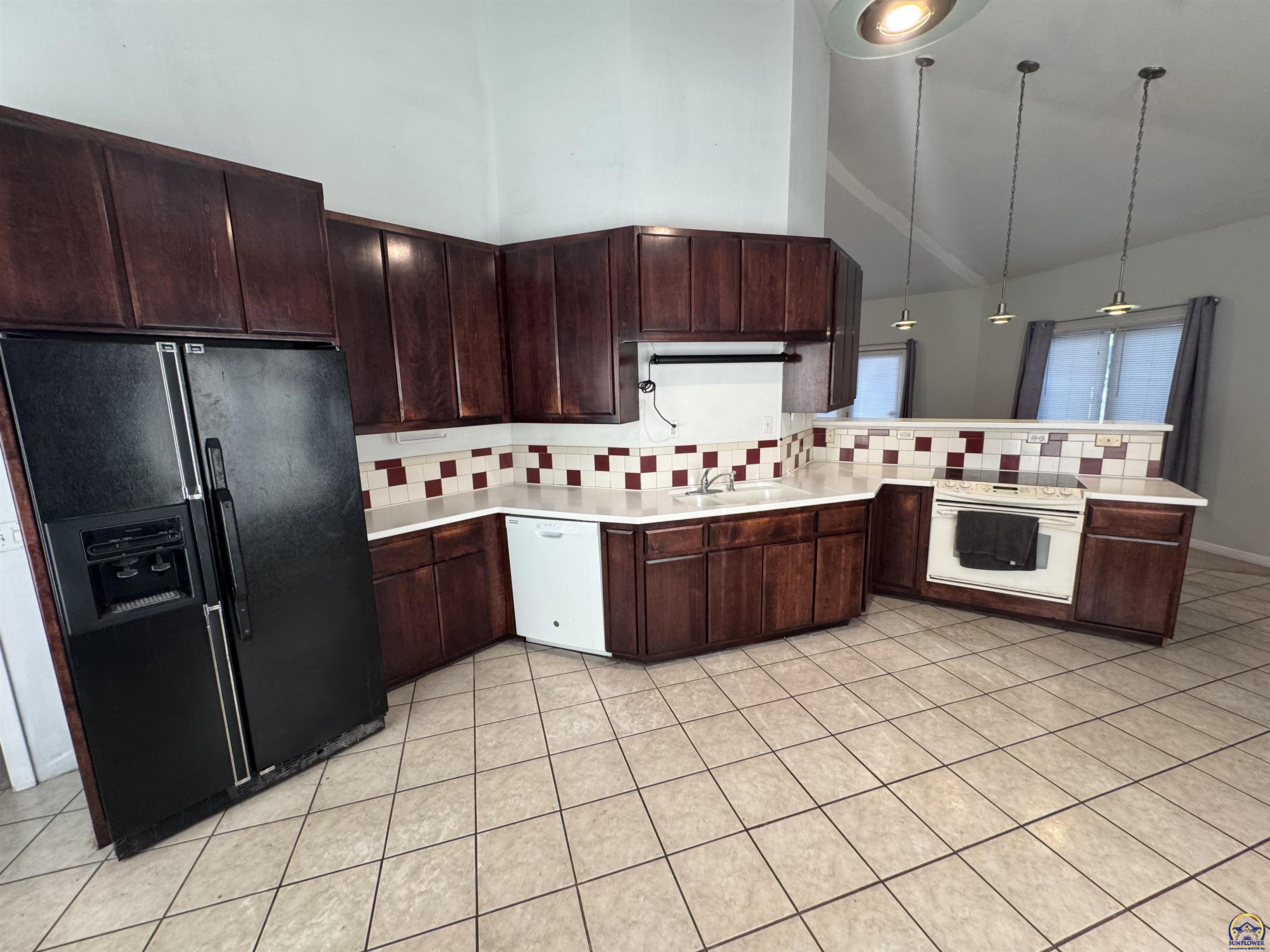 4504 Southwest Moundview Drive Topeka, KS 66610 - Photo 7 of 10