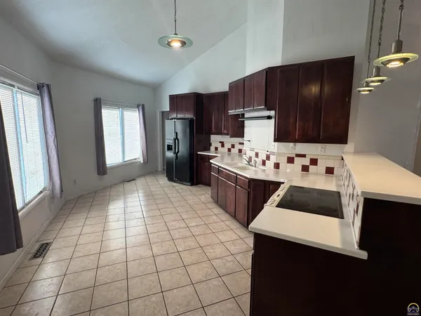 $268,500 | 4504 Southwest Moundview Drive, Topeka, KS 66610