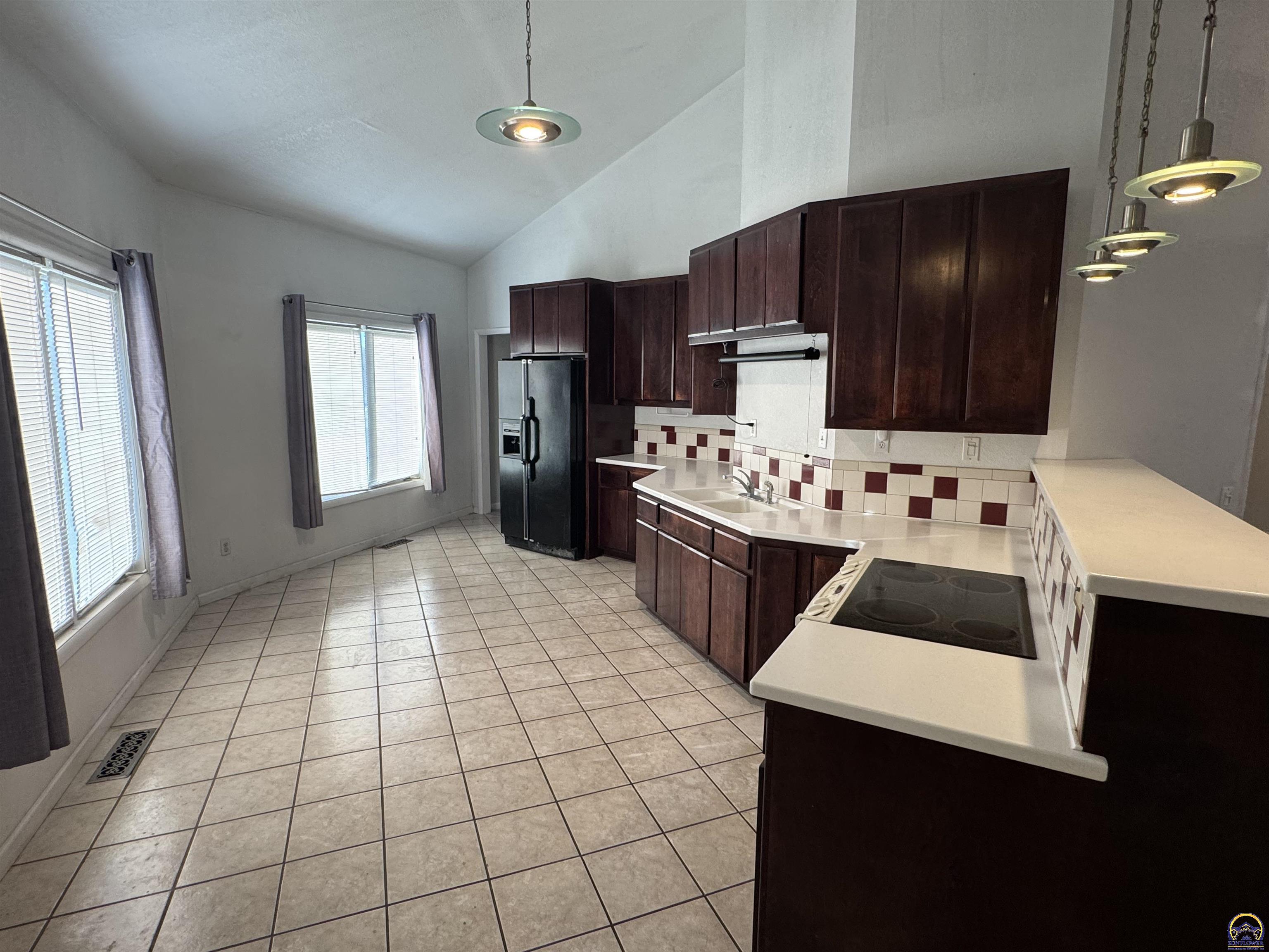 4504 Southwest Moundview Drive Topeka, KS 66610 - Photo 8 of 10