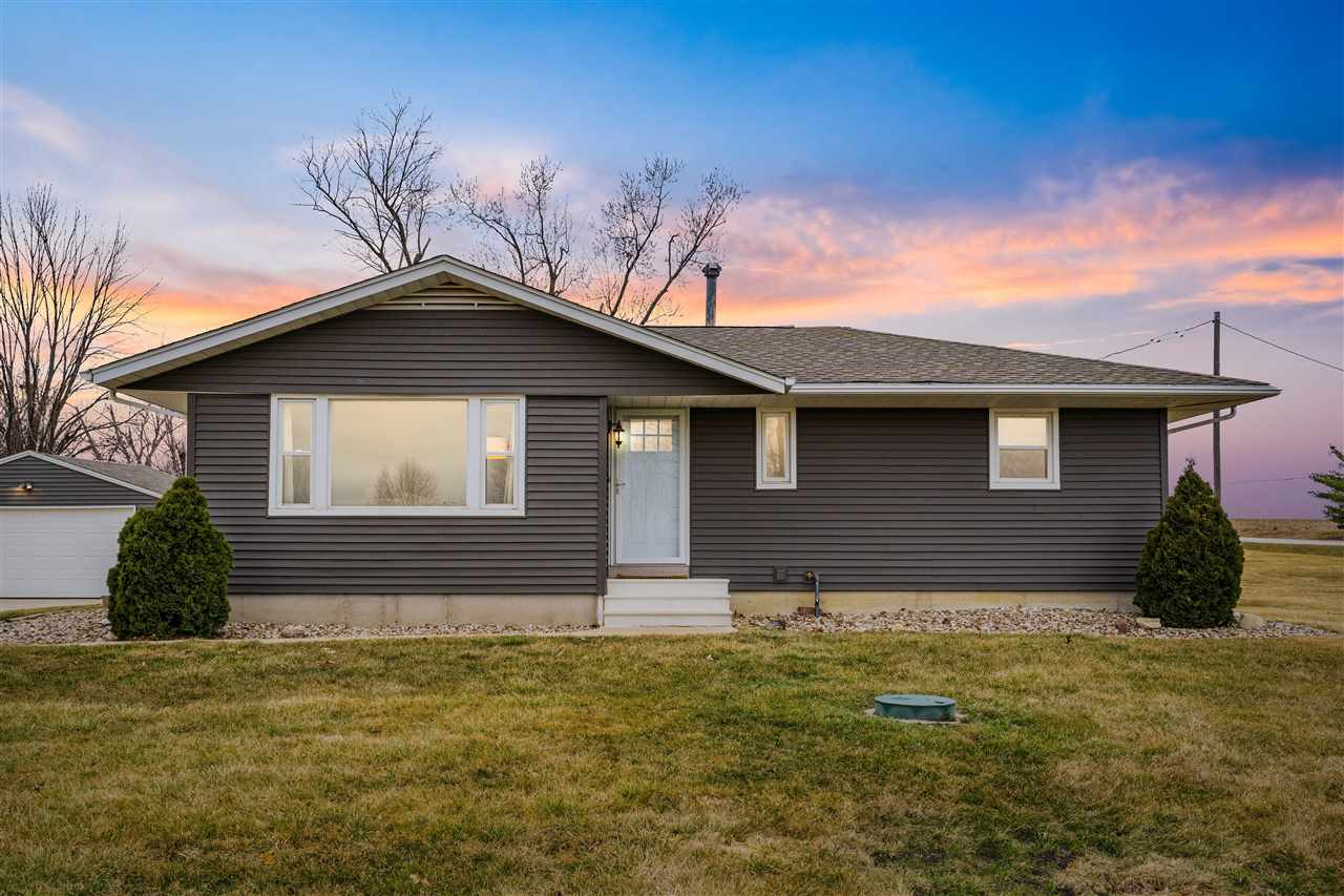 7104 Selzer Road Southwest Fairfax, IA 52228 - Photo 4 of 33 Gallery Image 4