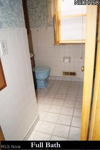8028 Springdale Avenue Parma, OH 44129 - Photo 8 of 18