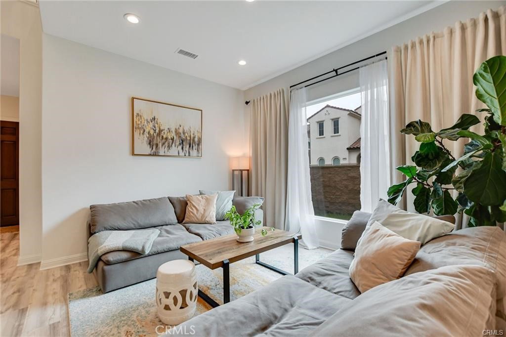 20831 West Acorn Porter Ranch, CA 91326 - Photo 8 of 45