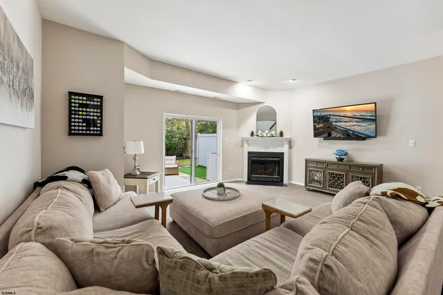 $330,000 | 44 Harborwood Drive, Hammonton, NJ 08037