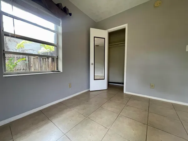 $1,650 | 2204 Northwest 3rd Avenue, Unit 2, Wilton Manors, FL 33311