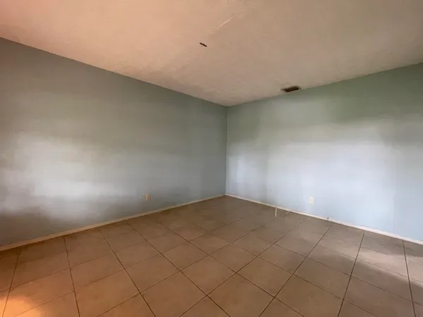 $1,650 | 2204 Northwest 3rd Avenue, Unit 2, Wilton Manors, FL 33311