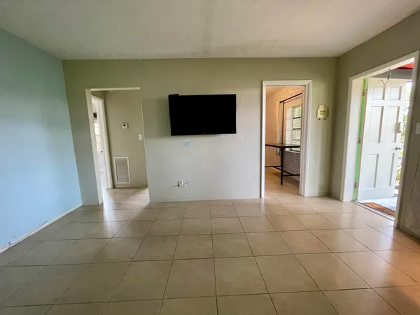 $1,650 | 2204 Northwest 3rd Avenue, Unit 2, Wilton Manors, FL 33311