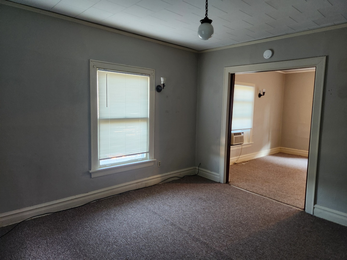 1125 Paul Street Ottawa, IL 61350 - Photo 21 of 29 an empty room that has a window