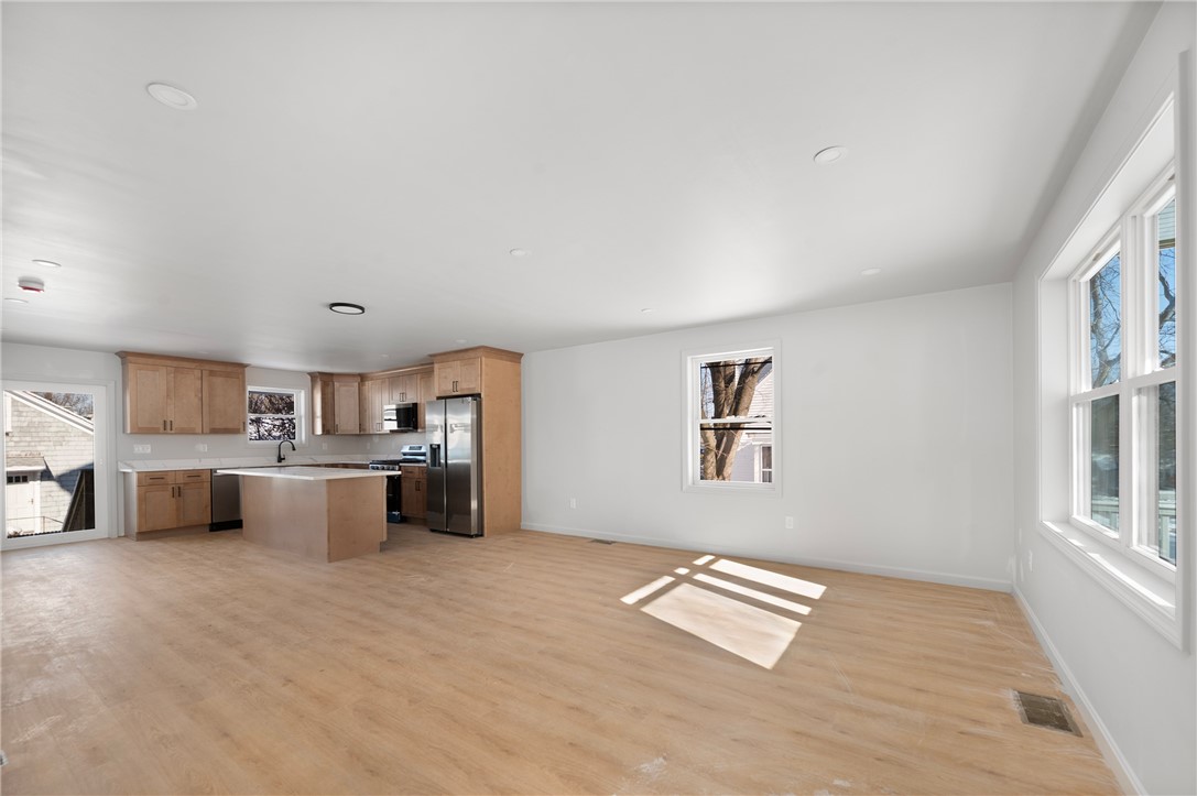 119 Farm Street Providence, RI 02908 - Photo 7 of 37