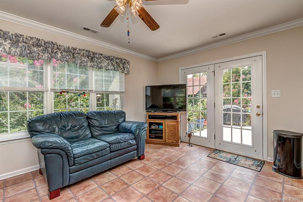 7912 Beatties Ford Road Charlotte, NC 28216 - Photo 11 of 23