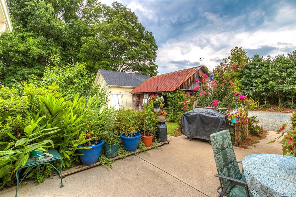 7912 Beatties Ford Road Charlotte, NC 28216 - Photo 21 of 23