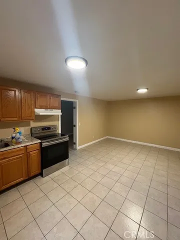 $1,600 | 914 West 9th Street, Corona, CA 92882