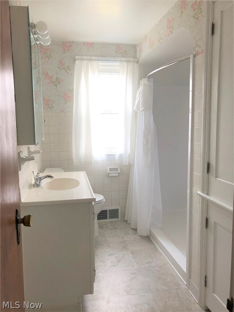 16409 Munn Road Cleveland, OH 44111 - Photo 11 of 15 Gallery Image 11
