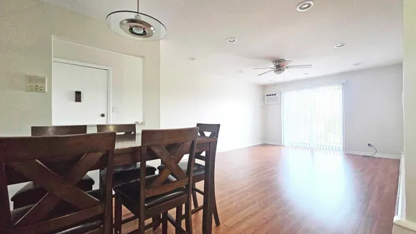 $1,700 | 973 Crimson Court, Unit 304, Prospect Heights, IL 60070
