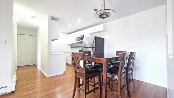 $1,700 | 973 Crimson Court, Unit 304, Prospect Heights, IL 60070
