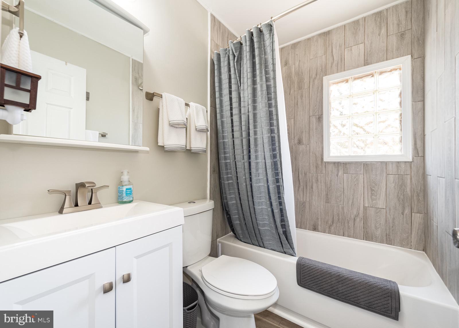 162 Dundee Road Severna Park, MD 21146 - Photo 16 of 26 Gallery Image 16