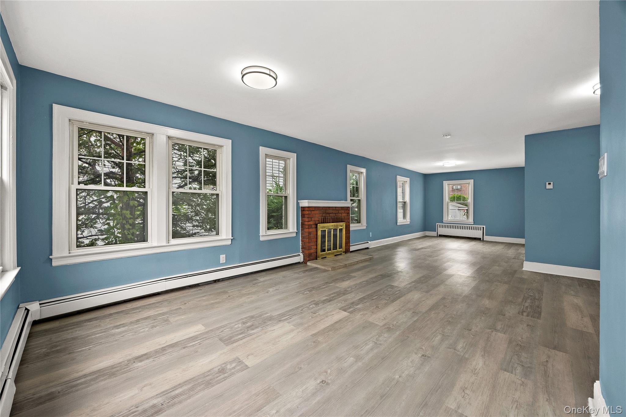 425 Marcellus Road Mineola, NY 11501 - Photo 3 of 20 Gallery Image 3