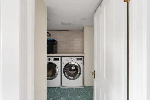 $995,000 | 2910 Houston Avenue, Houston, TX 77009