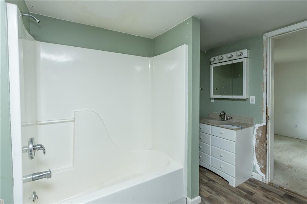 421 Red Mill Road Kittanning, PA 16201 - Photo 18 of 21 a bathroom with a bathtub and a sink