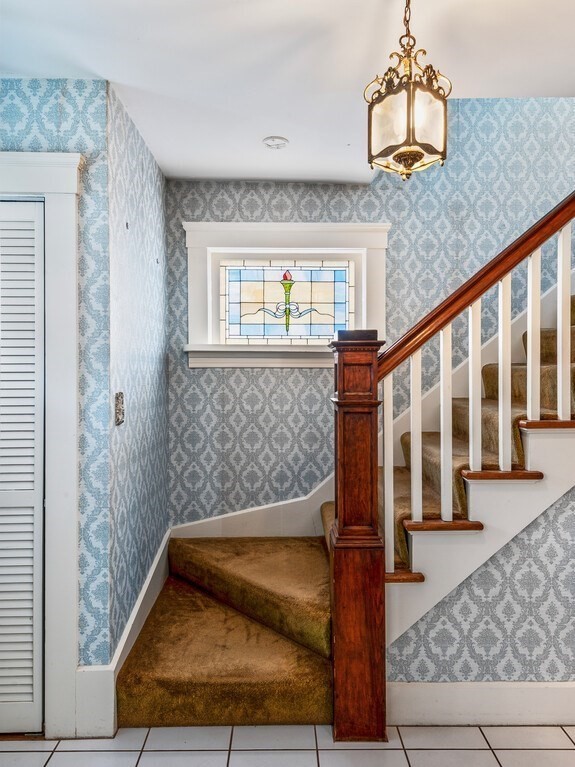 83 Commodore Road Worcester, MA 01602 - Photo 5 of 42 Gallery Image 5