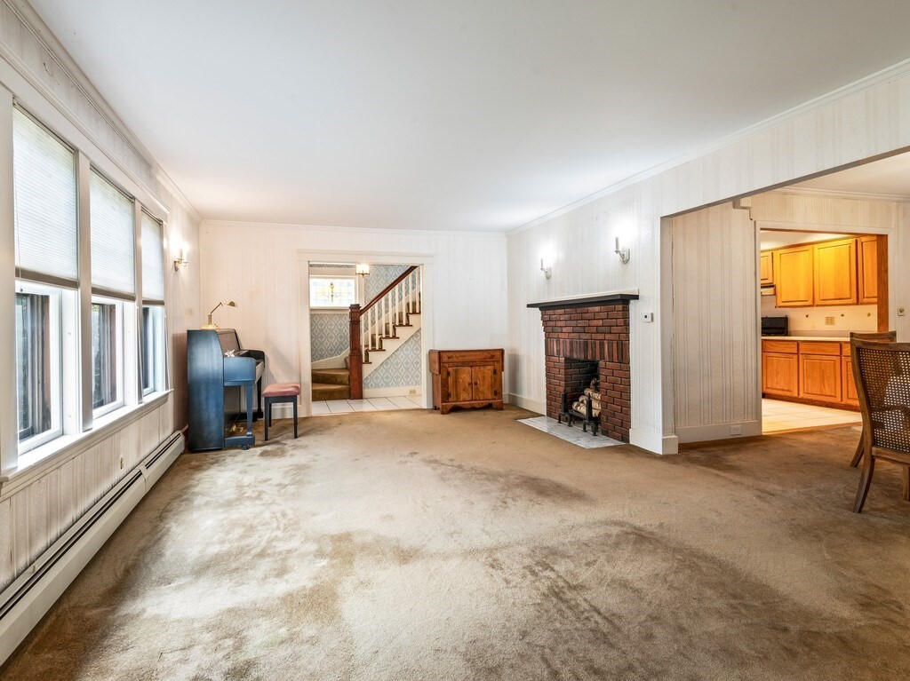 83 Commodore Road Worcester, MA 01602 - Photo 7 of 42 Gallery Image 7
