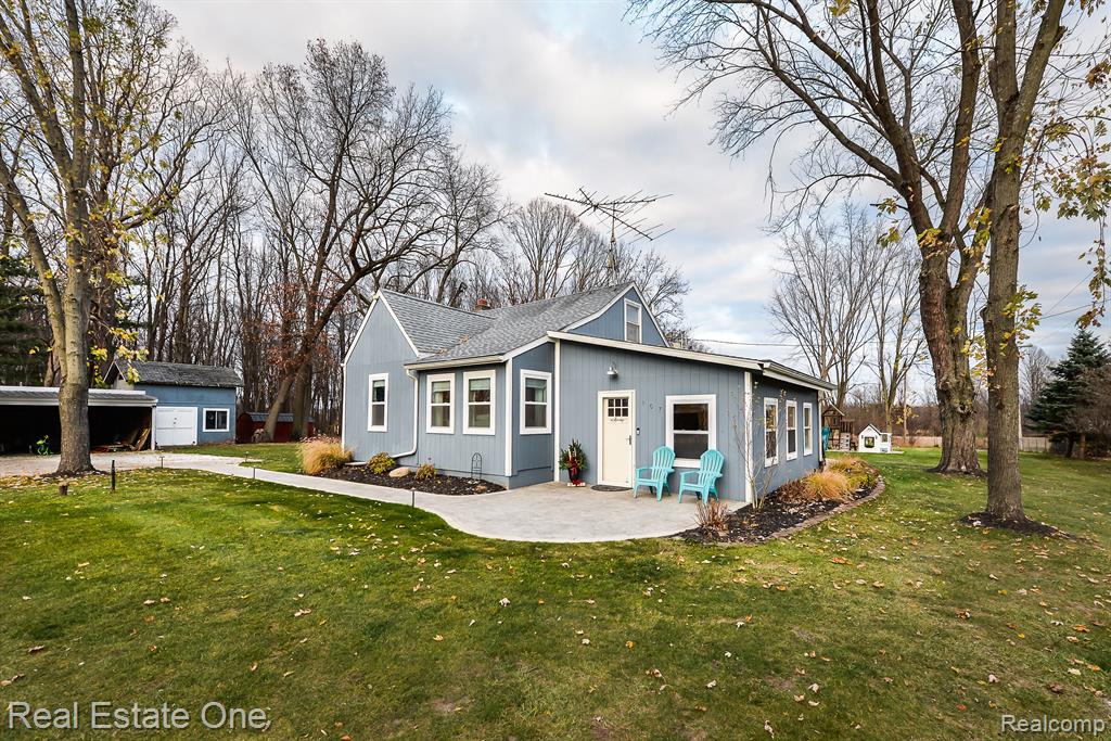 807 South Bull Run Road Fowlerville, MI 48836 - Photo 3 of 60 Gallery Image 3