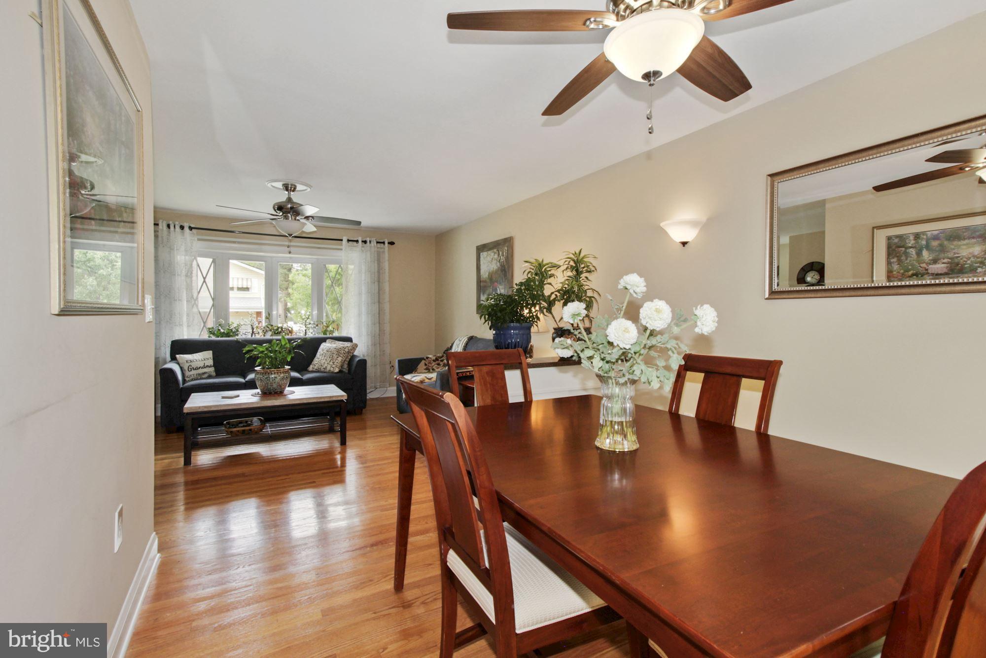 Dining Room | Hardwood Floors